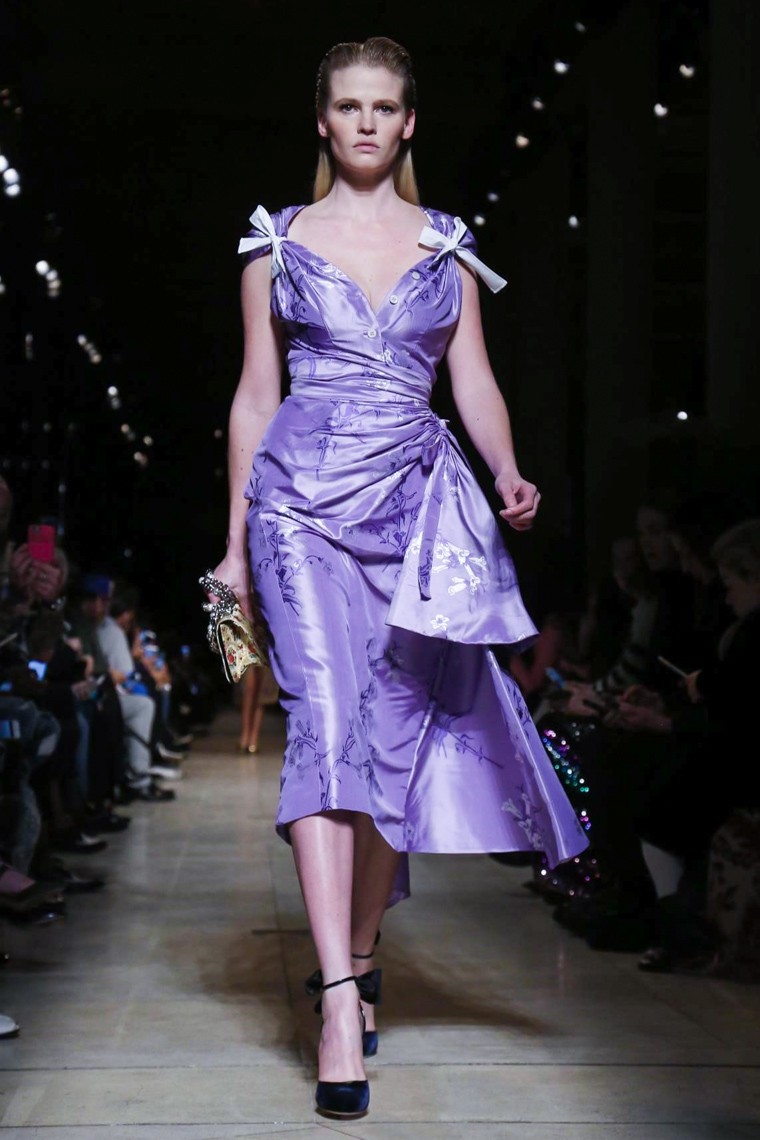 Miu Miu Fall/Winter 2016-2017 RTW PFW miu-miu-fall-winter-2016-2017-collection-paris-fashion-week, miu-miu-fall-winter-2016-2017, miu-miu-fall-winter-2016, miu-miu-fall-winter-2017, miu-miu-fall-winter, miu-miu-fall, miu-miu-fall-2016-2017, miu-miu-fall-2016, miu-miu-fall-2017, miu-miu-automne-hiver, miu-miu-automne-hiver-2016-2017, miu-miu-automne-hiver-2016, miu-miu-automne-hiver-2017, miu-miu-aw16, paris-fashion-week-2016, du-dessin-aux-podiums, dudessinauxpodiums