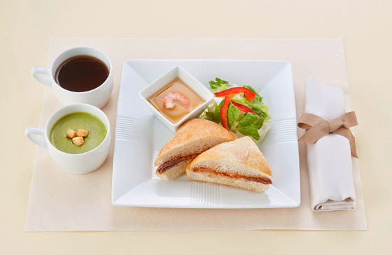 JAL Domestic First Class mid May breakfast menu.