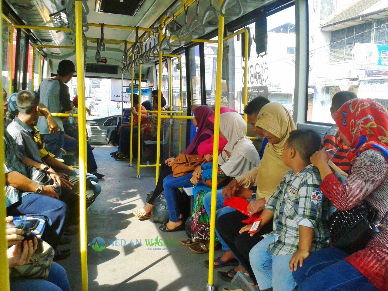 JalanJalan ke Binjai dengan Bus Mebidang Medan Wisata Travel