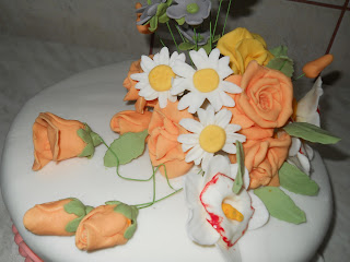 Tort cu flori si buline