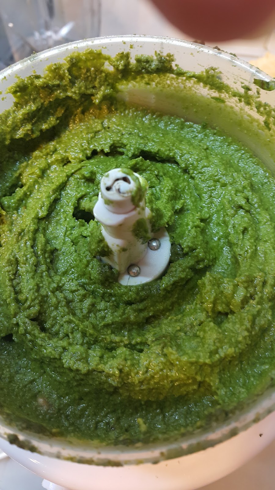 مطبخ ضياء قيسي Diaa Cooks Arabic Pesto Sauce صلصة البيستو