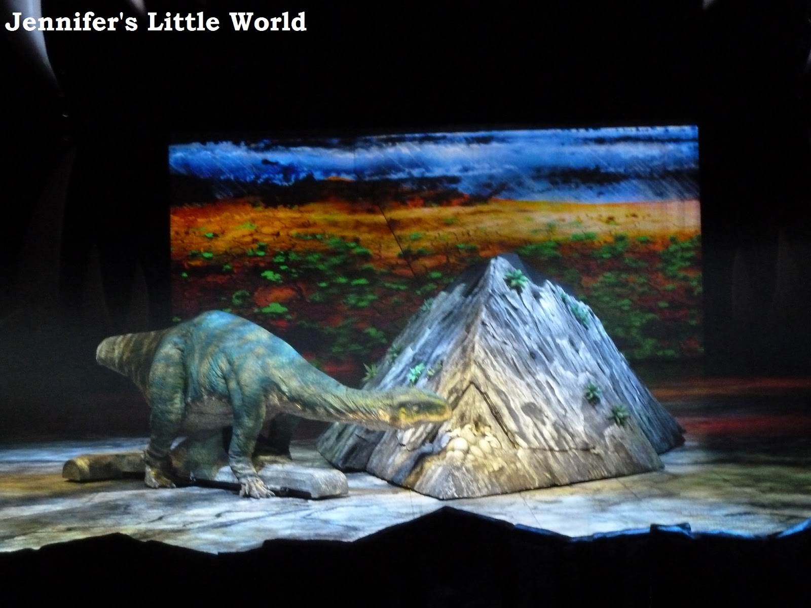 walking with dinosaurs tour