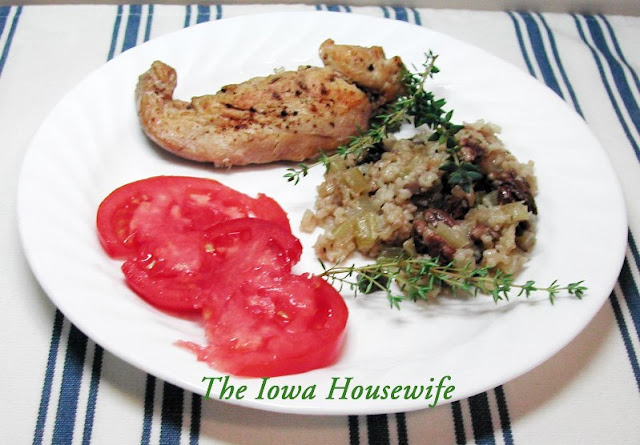 The Iowa Housewife: Mushroom Soup Mix Chicken and Rice Bake