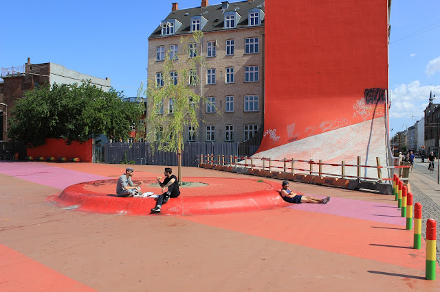 Bestemt fordampning Akkumulering tables+chairs • Bike Copenhagen: The Red Square -Revisited