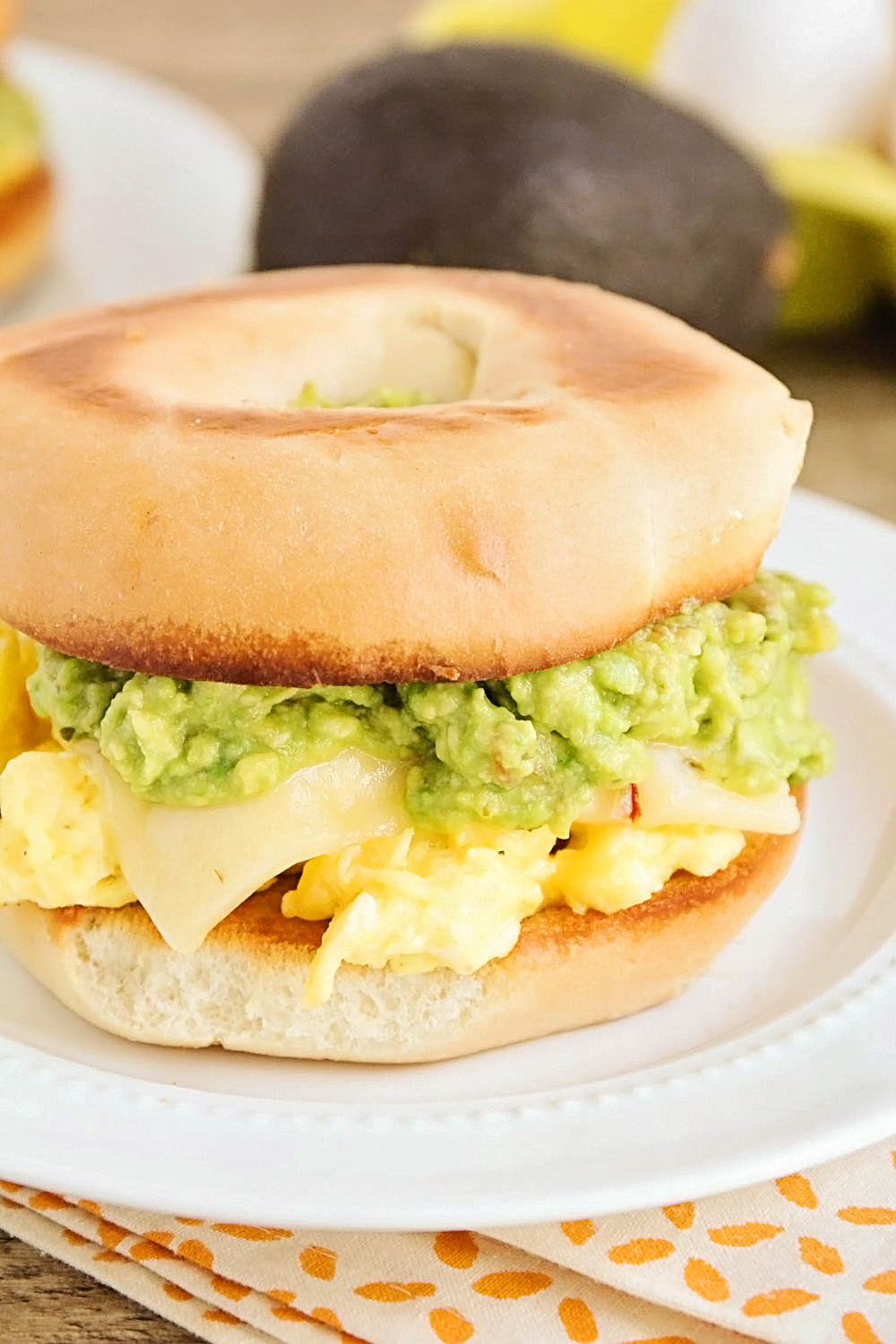 These guacamole and pepper jack breakfast bagels are ready in under 15 minutes and bursting with flavor. The perfect hearty breakfast for a busy day!