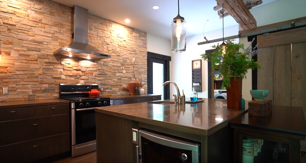 18 Photos vs. 101 Borchardt Rd, Lion's Head, ON vs. Home Interior Design Tour