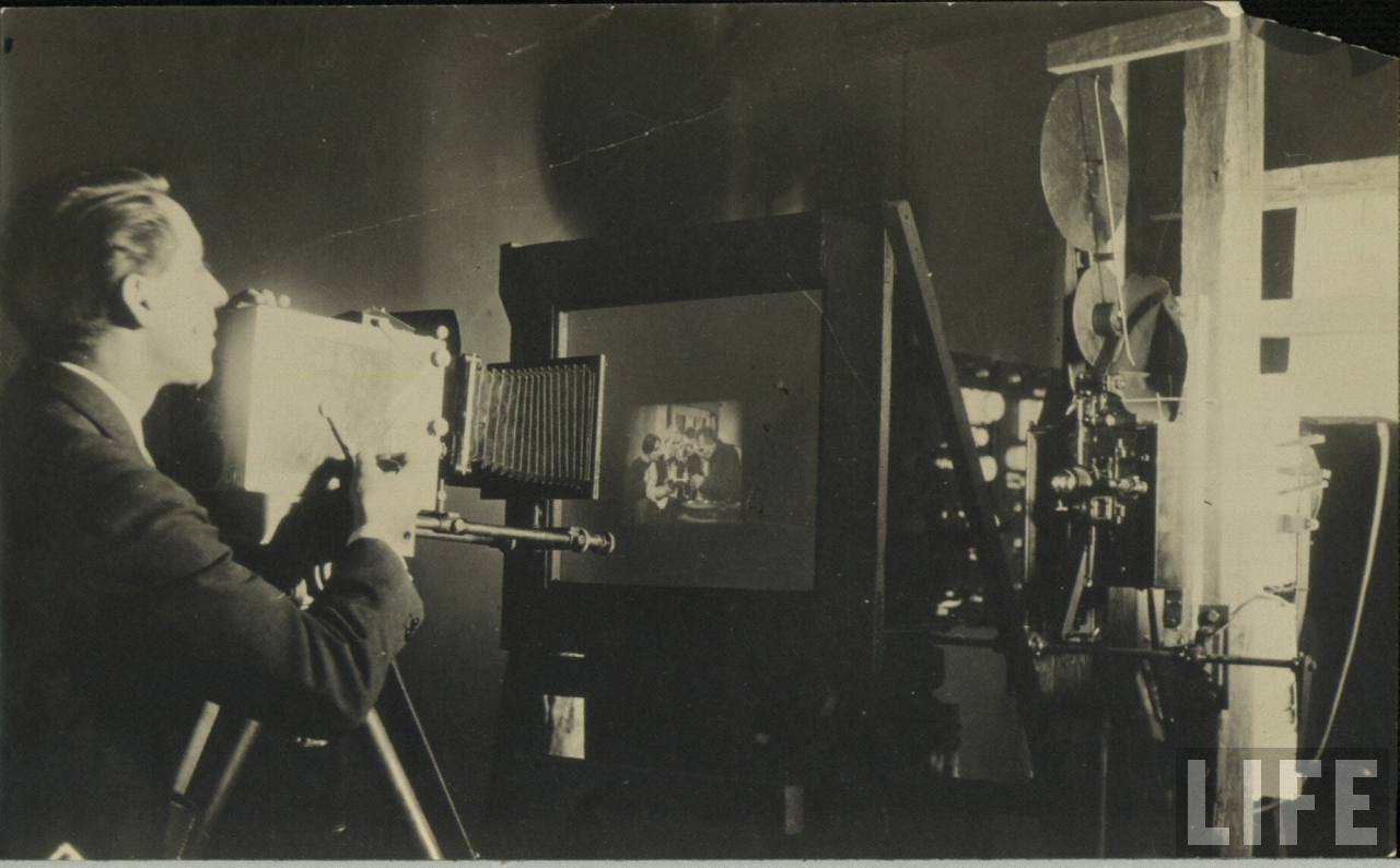 23 Rare Behind the Scenes Photos Reveal the Filmmaking in the 1920s