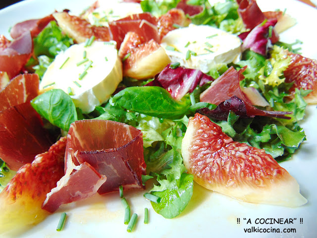 ENSALADA DE QUESO DE CABRA CON HIGOS Y CECINA O JAMÓN