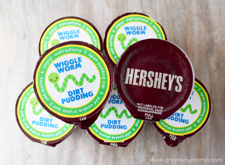 Wiggle Worm Dirt Pudding with Free Printable Labels at artsyfartsymama.com