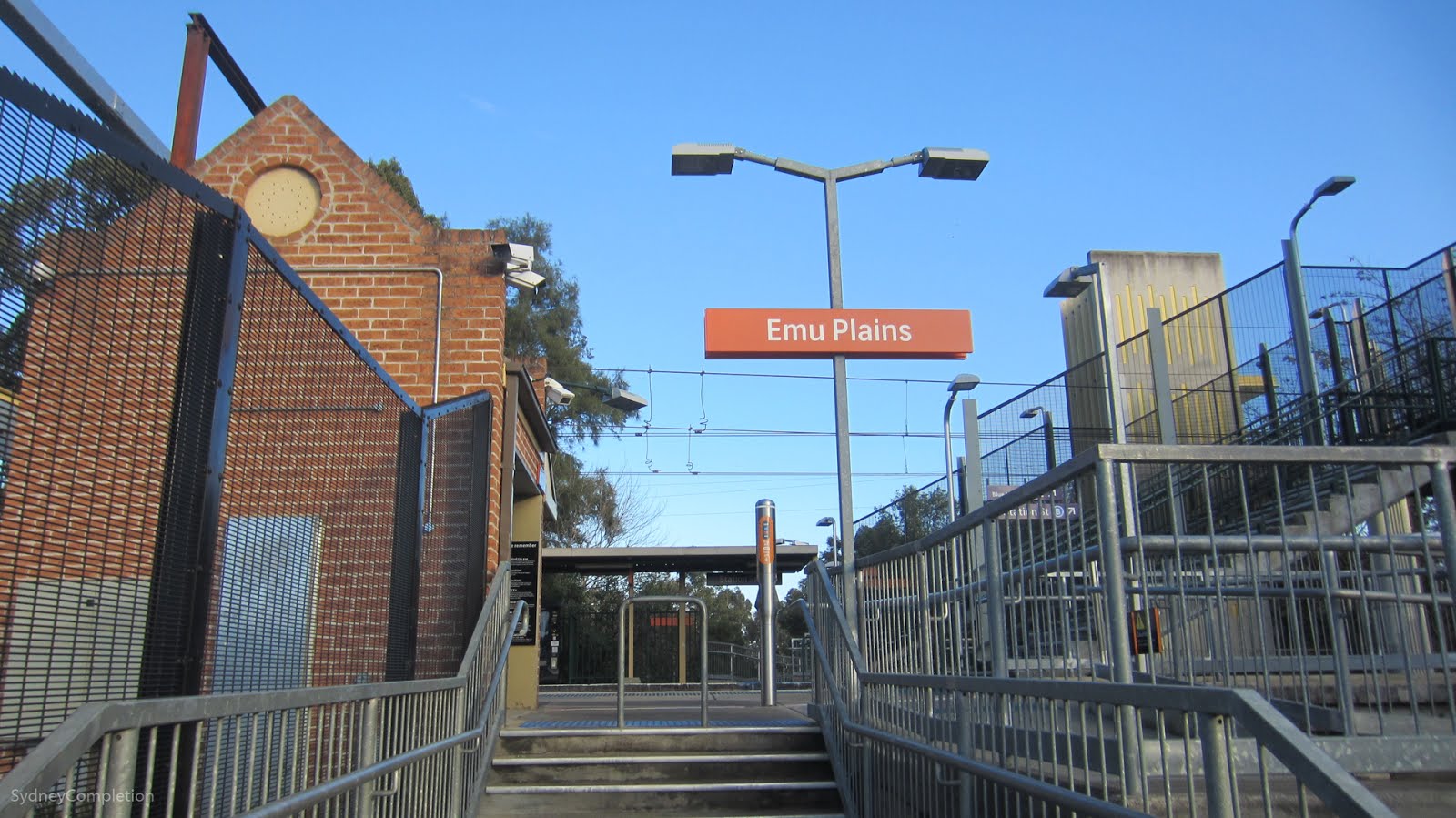 On the Mountain's Edge Emu Plains Completing Sydney