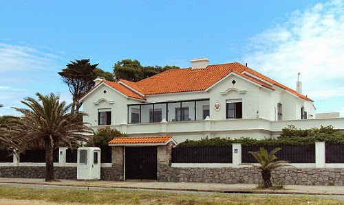 embajada en uruguay
