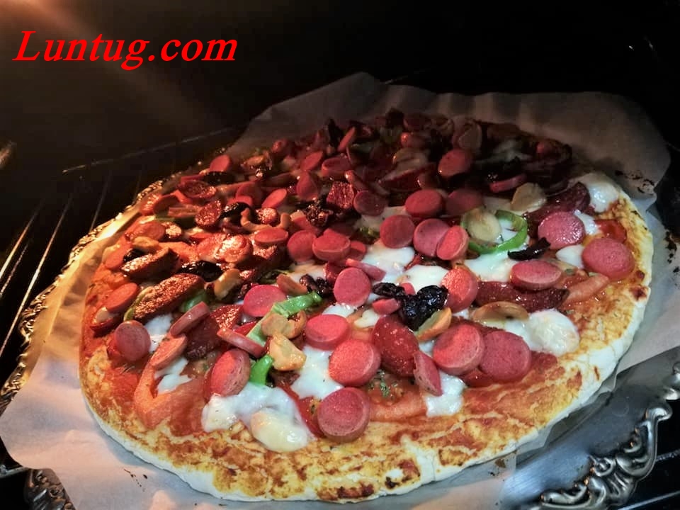 KARIŞIK PİZZA TARİFİ ? BOL MALZEMELİ İNCE HAMURU İLE İTALYAN PİZZA