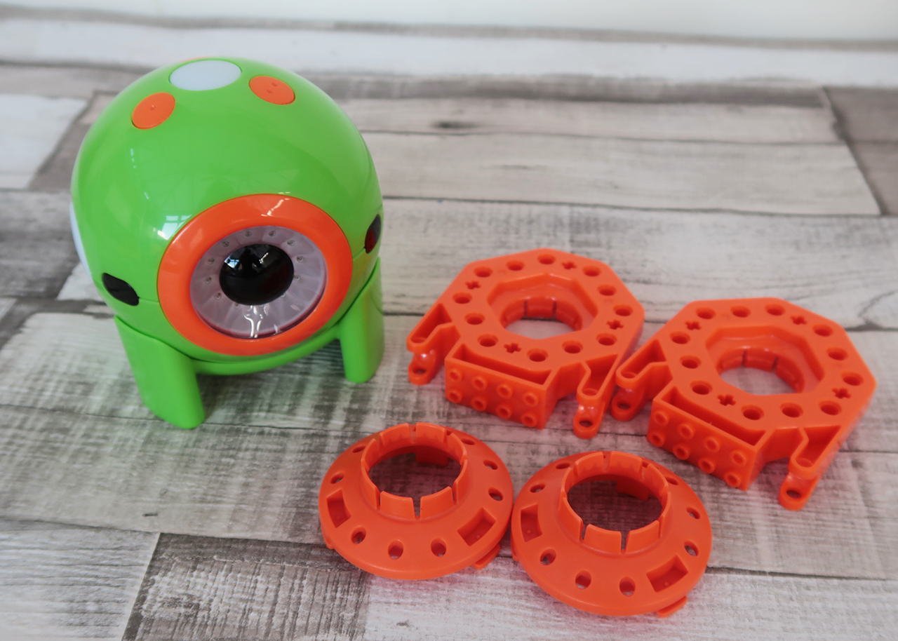 Wonder Workshop Dash Robot and Sketch Kit Review: A Coding Kit With  Personality