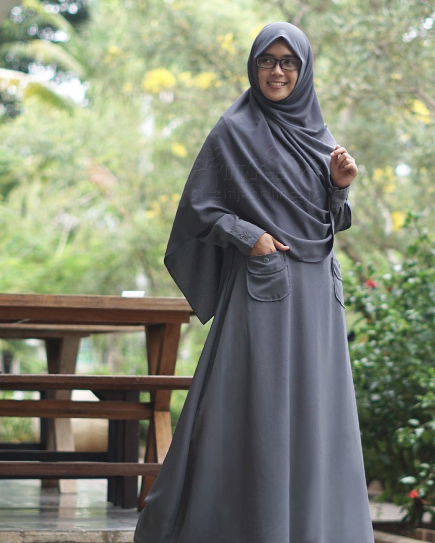 anies hijab gamis