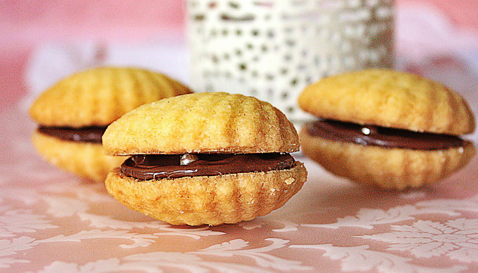 SHORTBREAD COOKIE SHELLS - CakeYep