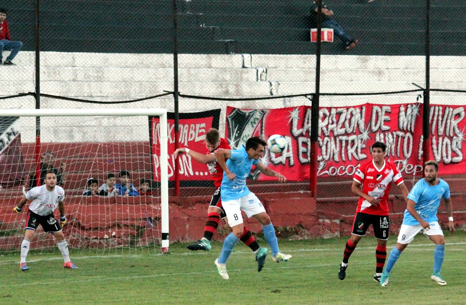 Página Celeste MAIPÚ POR DOS CABEZAS