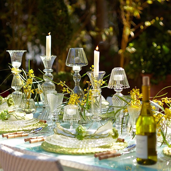 How to set the table in the garden