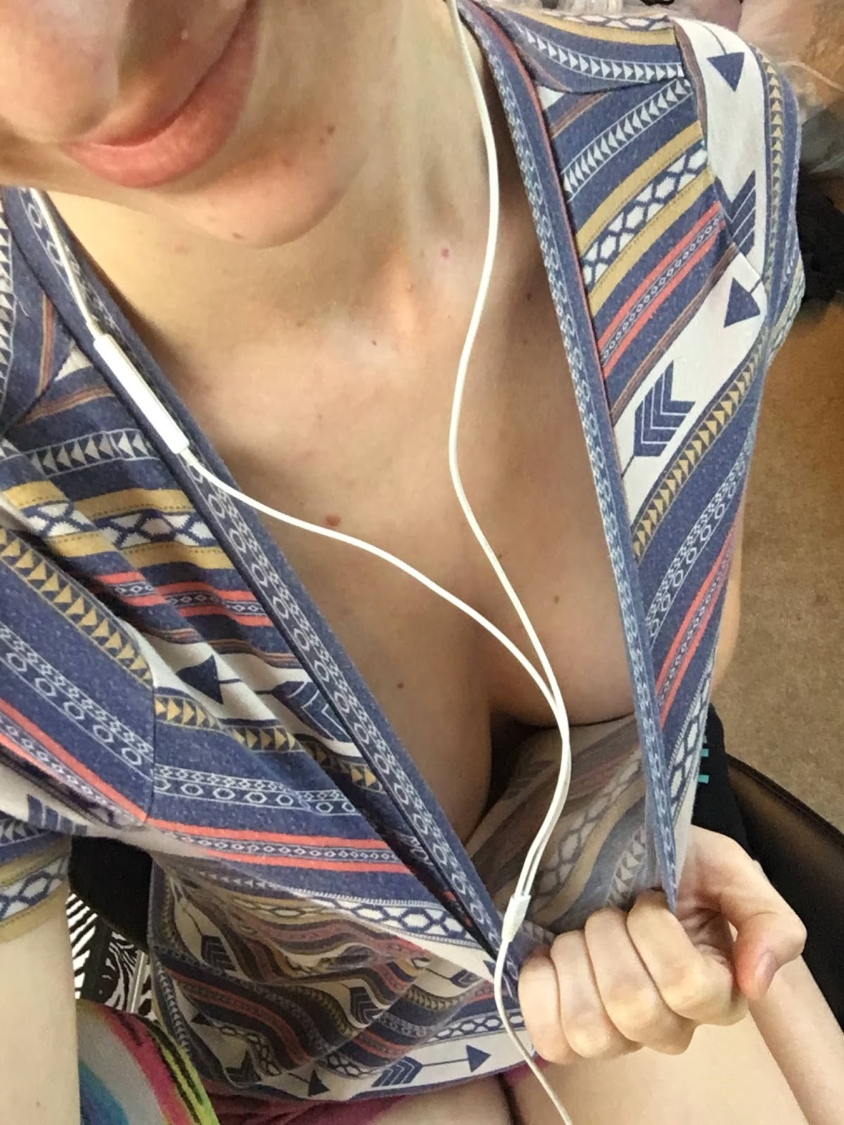 Check out the amazing collection of Sexy Cleavage Selfies. 