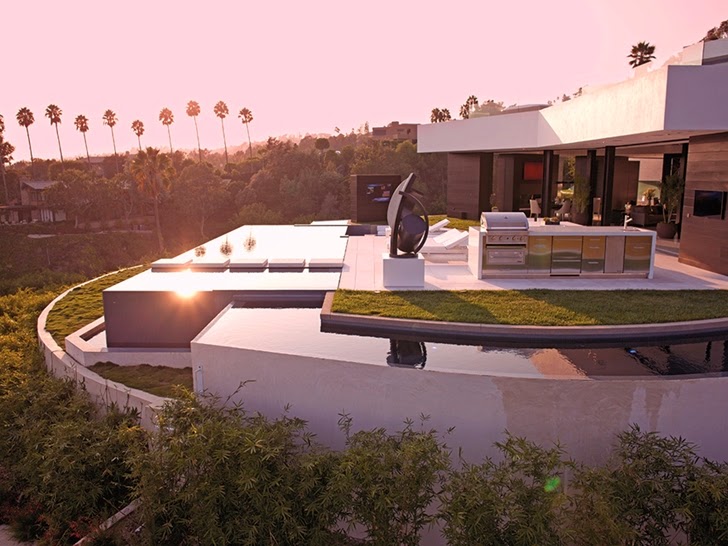 Terrace of Perfect modern mansion in Beverly Hills at sunset