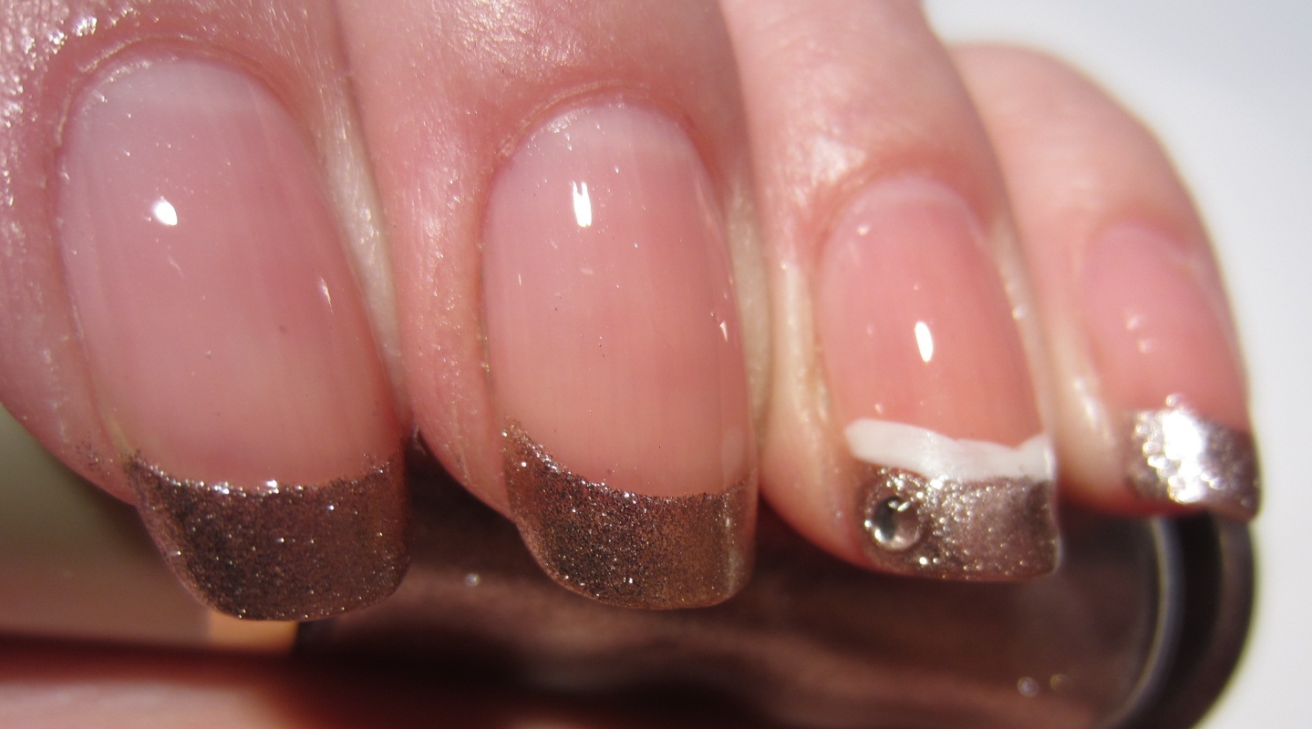 Ida Pie DIY Perfect French Manicure using Crafting Tape