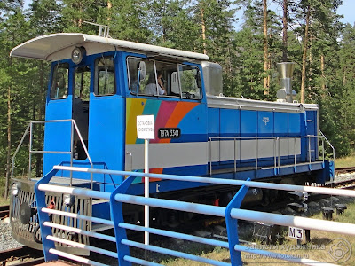 Казанская детская железная дорога, девочка управляет локомотивом