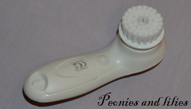 No 7 beautiful skin cleansing brush, No 7 cleansing brush review, Clarisonic, Clarison dupe, Cheaper clarisonic alternative, Electric face brush