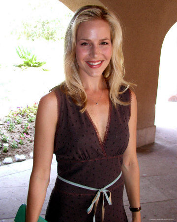 megan foxio: Julie Benz Hot Wallpapers Collection