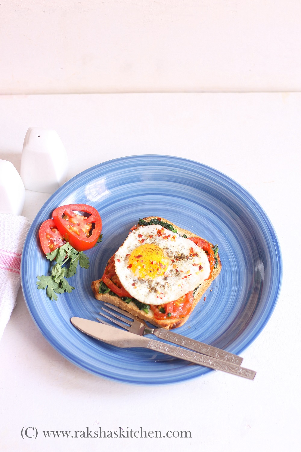 Open Toast With Egg, Spinach And Tomato Raksha's Kitchen