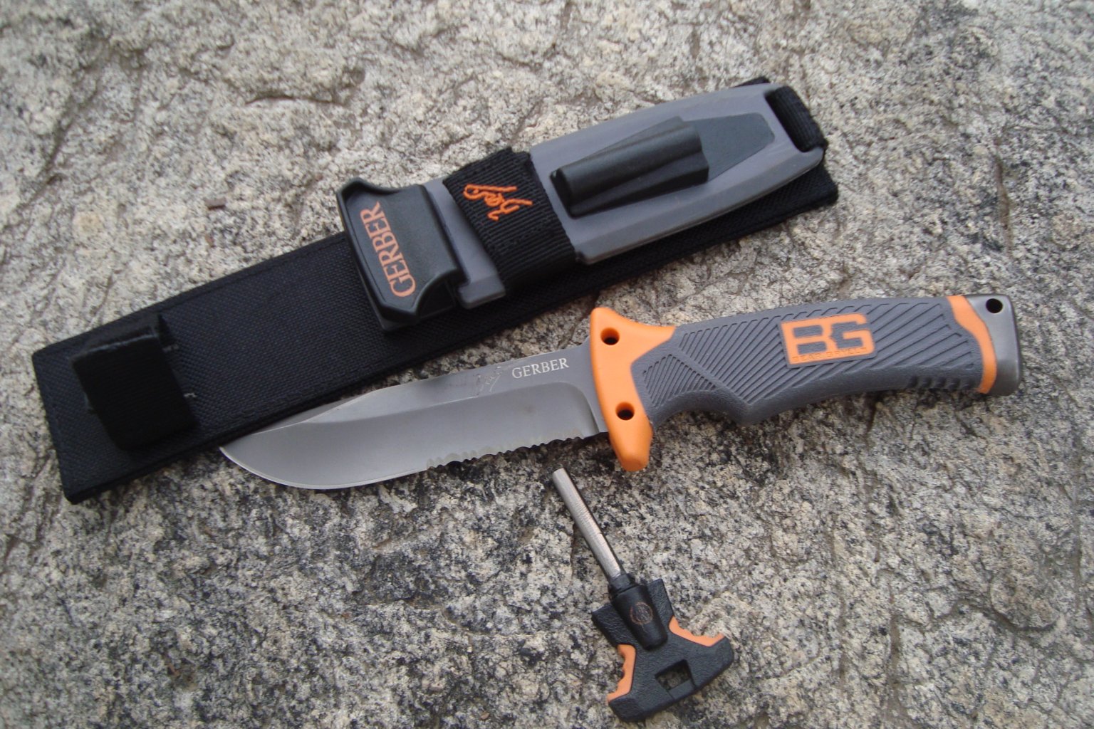 Инструменты выживания от Bear Grylls