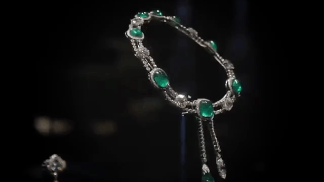 exhibit-diamonds005.gif
