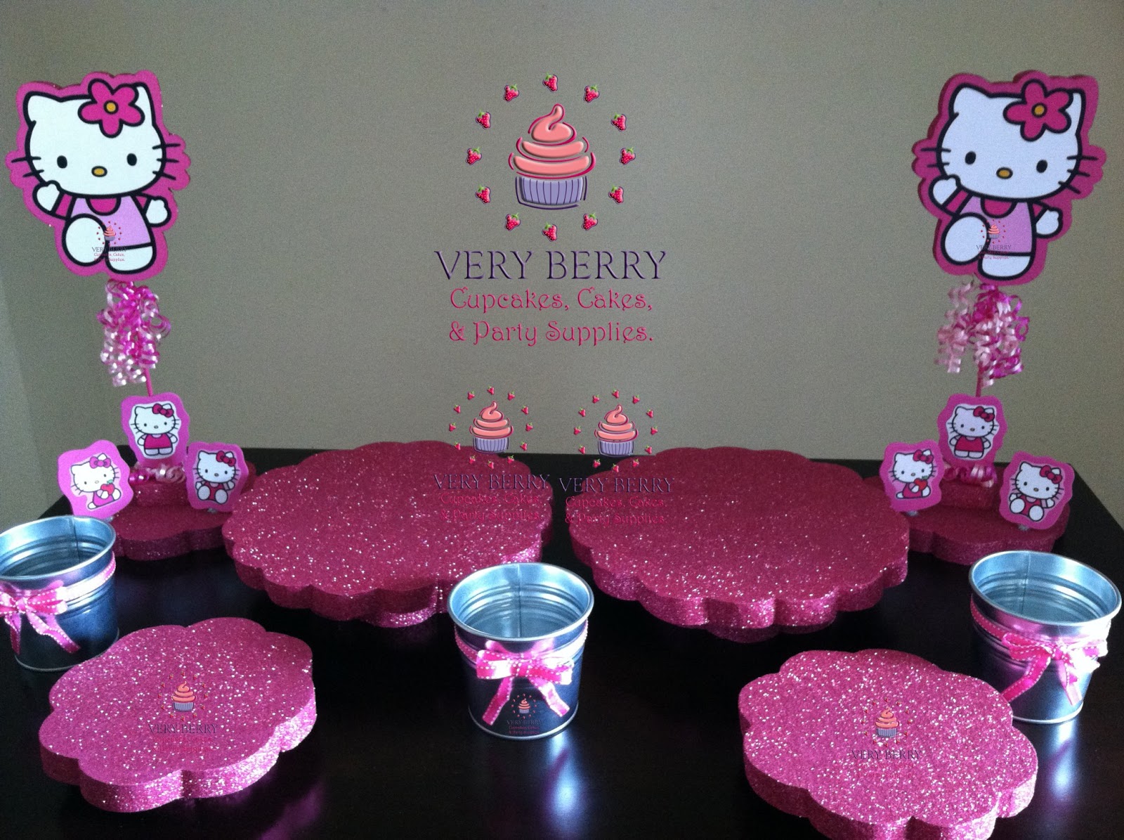 Veryberry Cupcakes HELLO KITTY DESSERT TABLE DECORATION