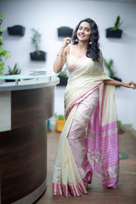 Actress Mahima Nambiar Latest Cute Saree Photoshoot