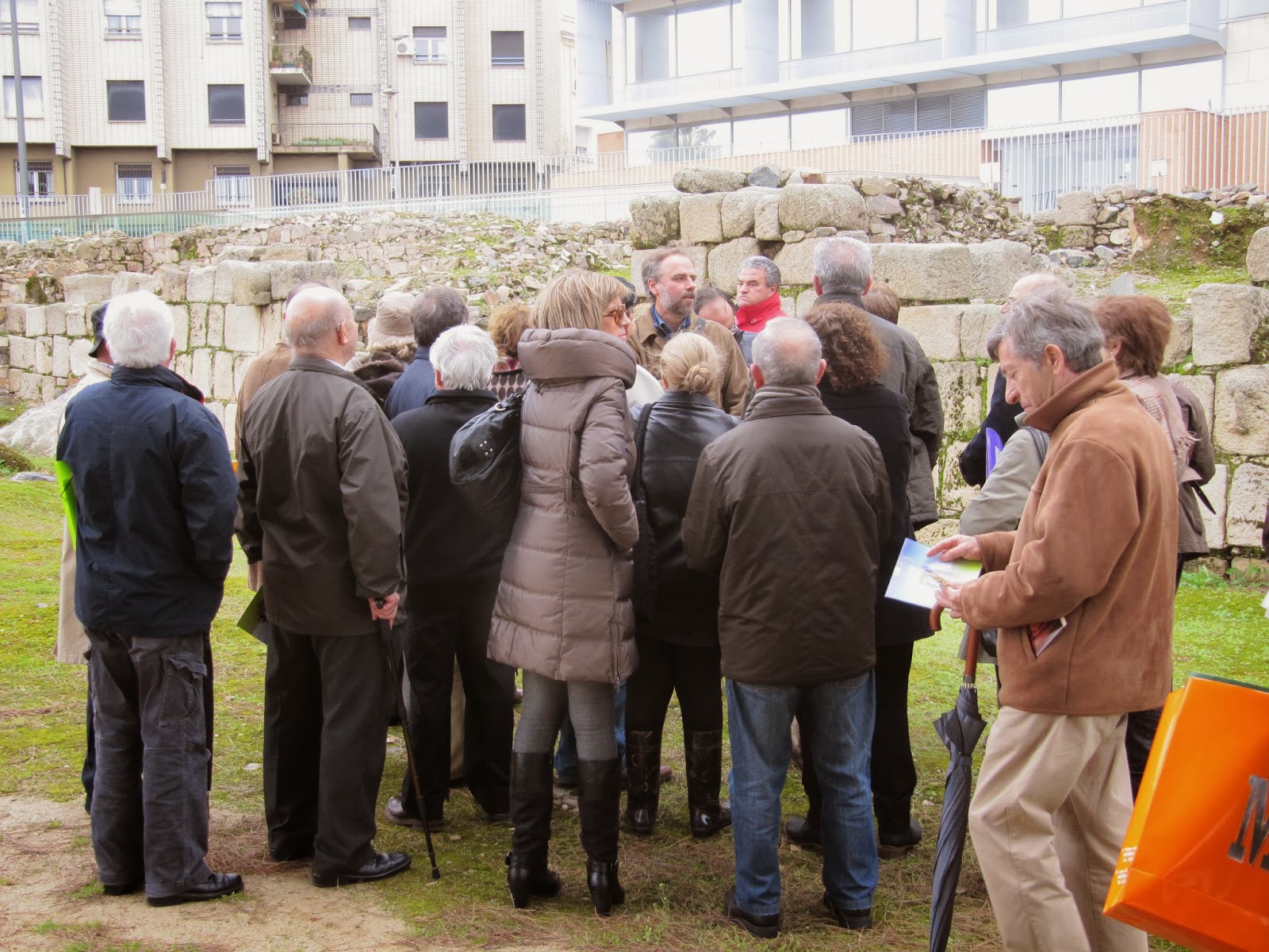 Eméritos: Formación: VISITA AL ÁREA ARQUEOLÓGICA DE MORERIA