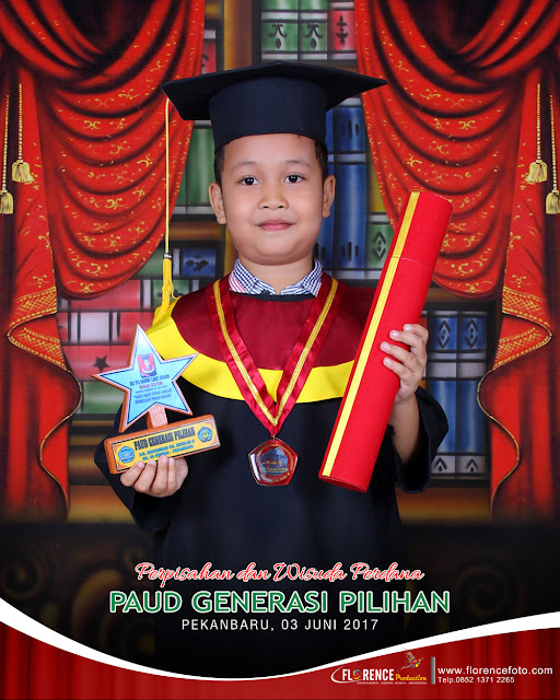 Edit Foto Anak Wisuda Tk dengan Warna Khas