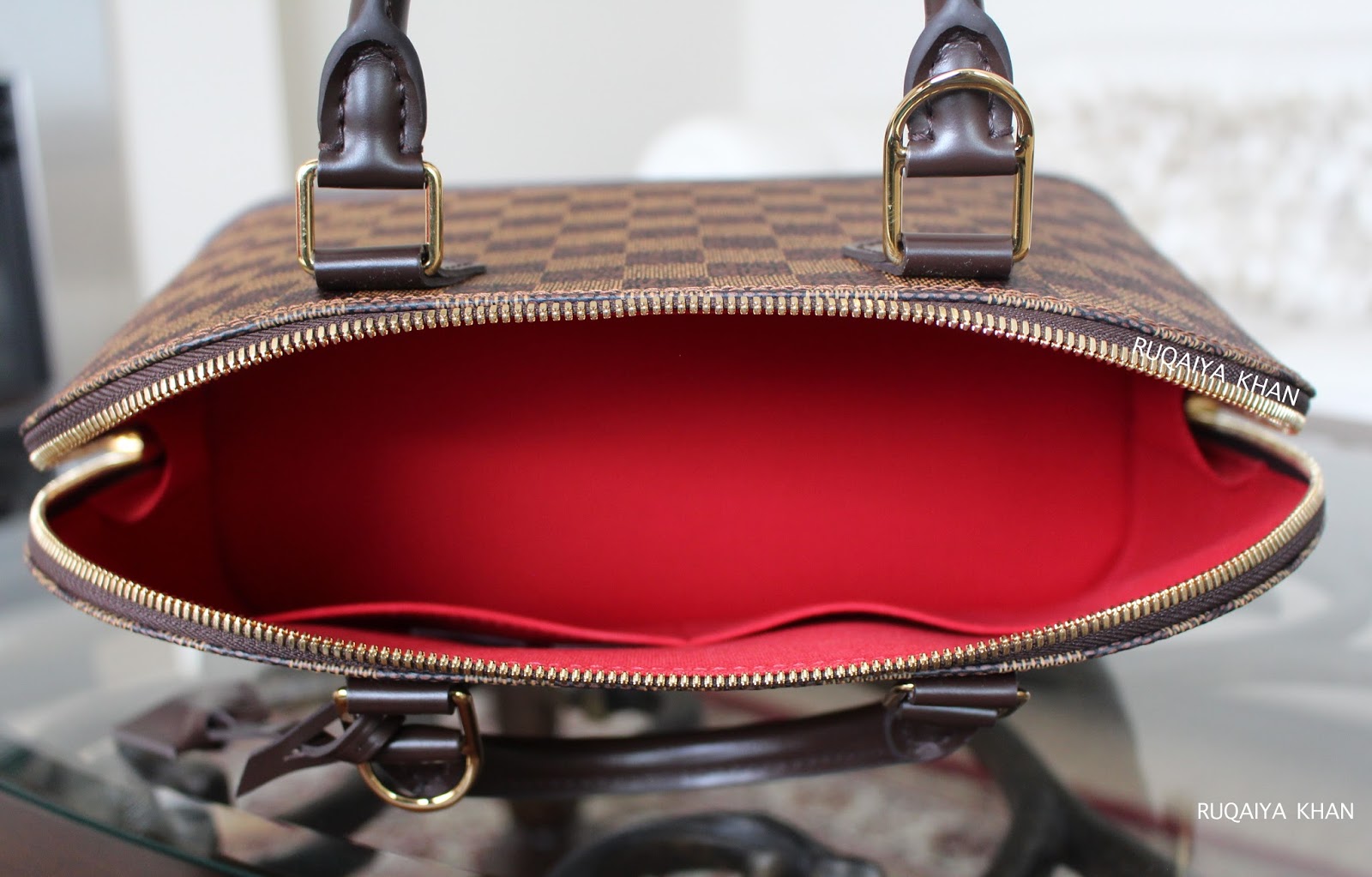 LOUIS VUITTON Alma PM Review & What It Holds