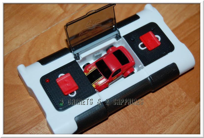 3 & 2 Sapphires Holiday 2011 Hot Wheels Nitro Speeders RC Cars