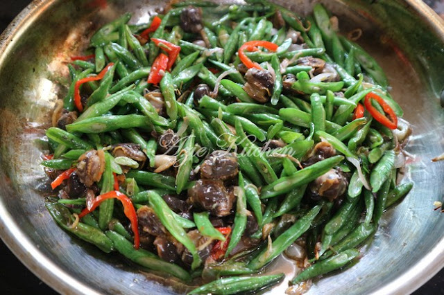 Kerang Goreng Dengan Kacang Panjang 