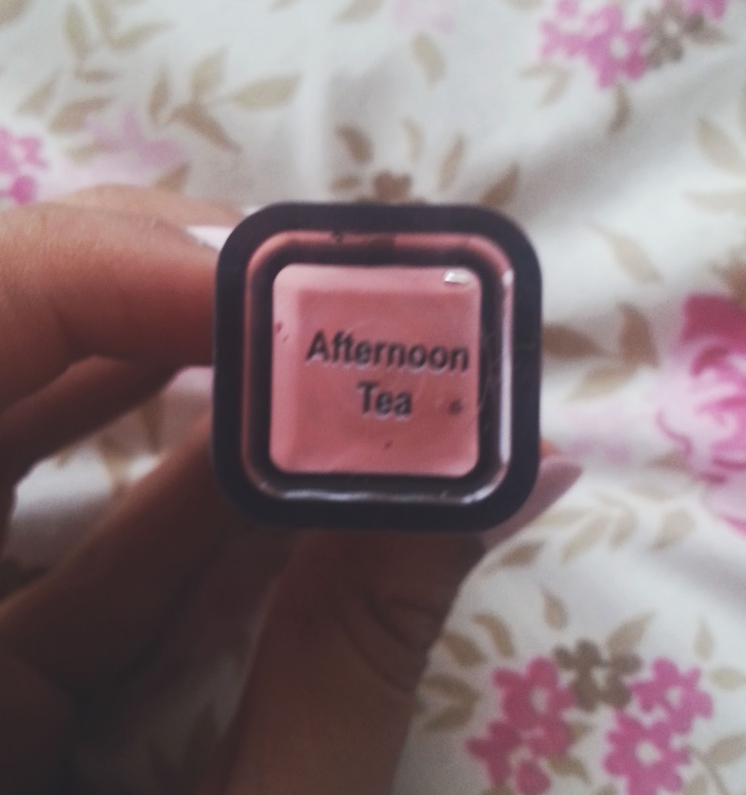 Tanya Burr Lipgloss in Afternoon Tea