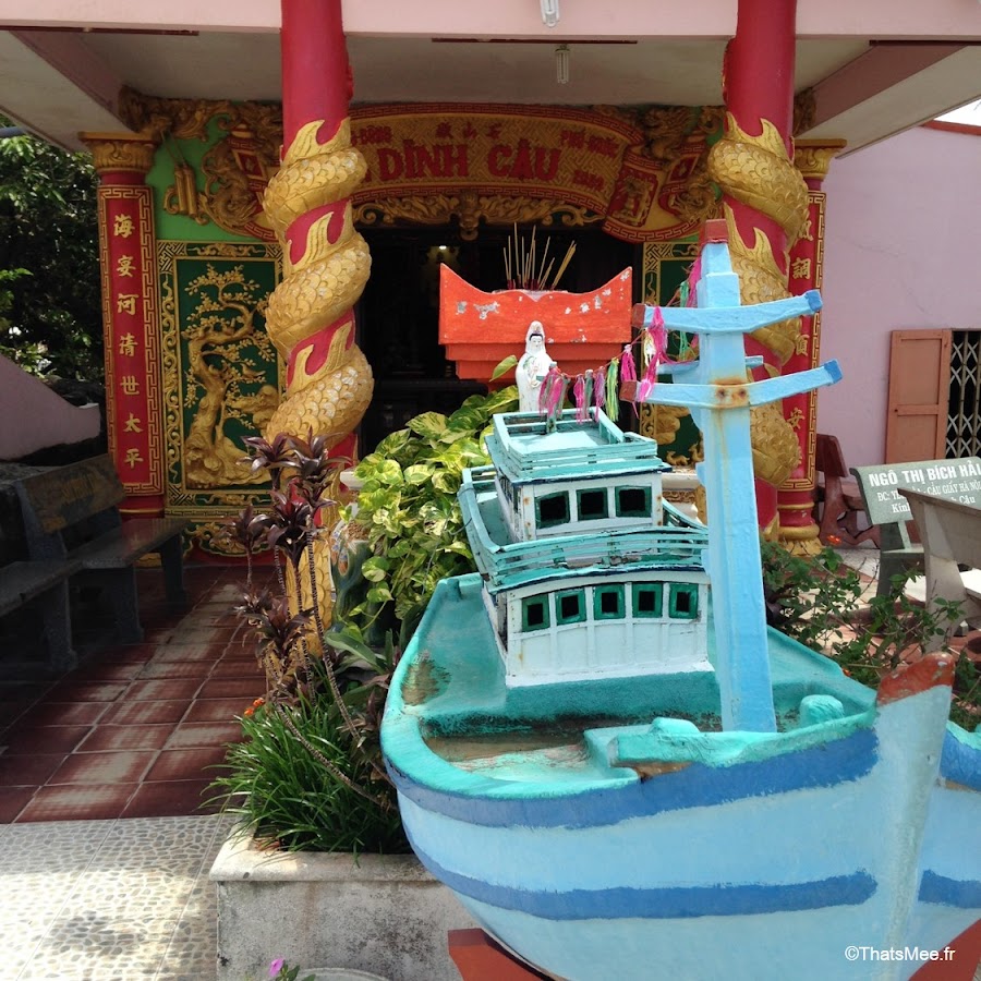 ile phu quoc port village duong dong town vietnam temple