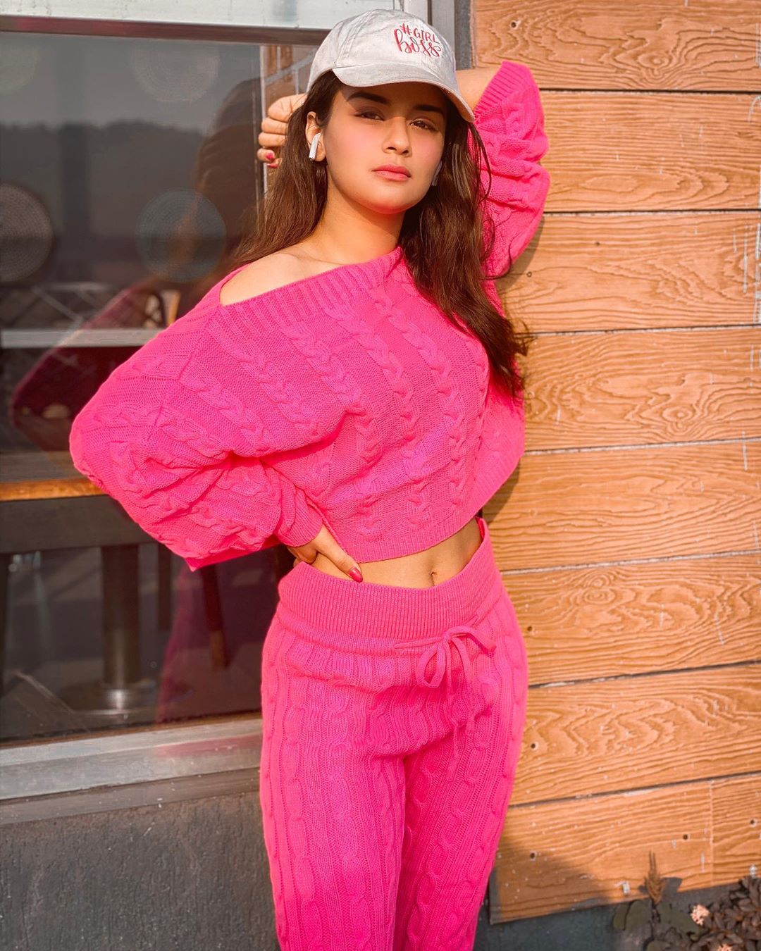 Avneet kaur pic