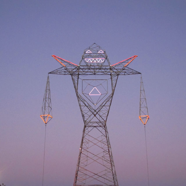 UrbA // ActU "Coloso" Doma transforme les pylônes électriques en