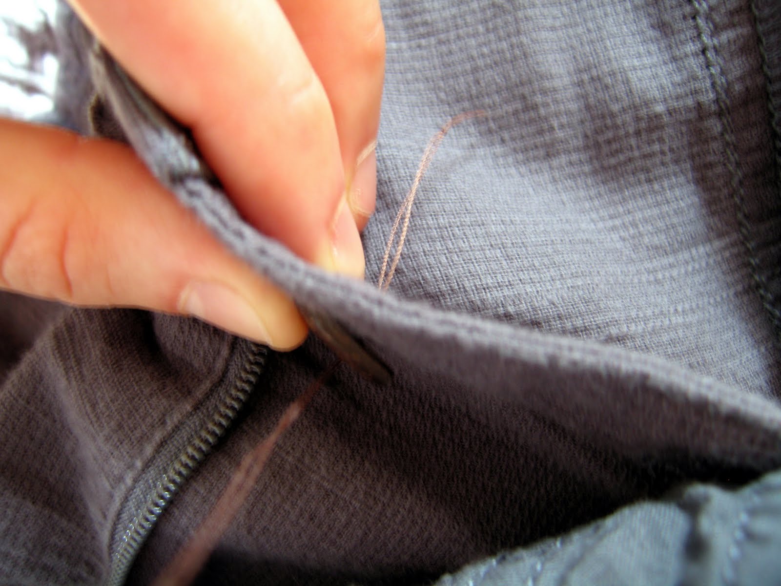 Candidly Kate: ˚tutorial˚ Sewing on a Button