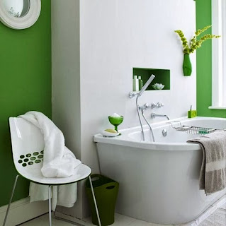 сочетание белого и зеленого в ванной