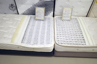 左:日本ベッド シルキーポケット 右:シモンズベッド ゴールデンバリュー AA16223 左:日本ベッド シルキーポケット 右:シモンズベッド ゴールデンバリュー AA16223