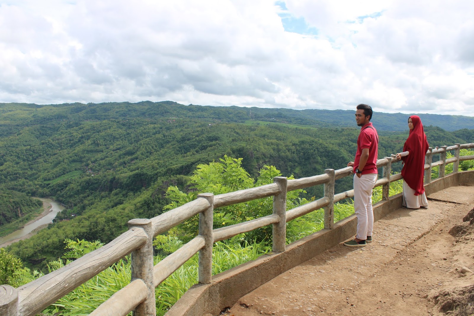 Objek Wisata Kebun Pinus Mangunan