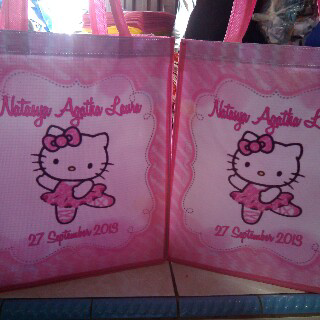 Souvenir Tas Ulang Tahun Ultah AnakGodie Bag Bahan Spunbond Murah Motif Kartun Souvenir Tas Ulang Tahun Ultah AnakGodie Bag Bahan Spunbond Murah Motif Kartun