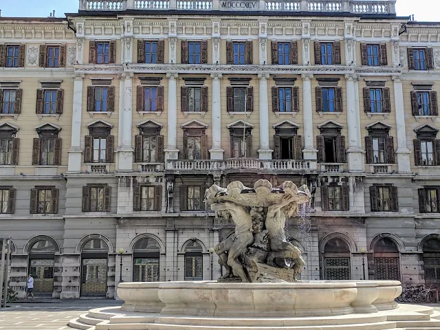 What to see in Trieste: ornate facades and fountains