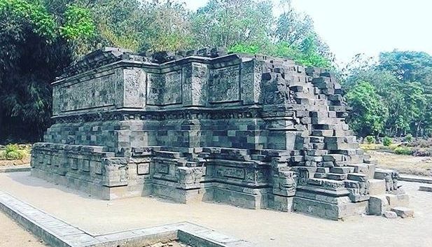 CANDI PENINGGALAN KERAJAAN MAJAPAHIT 