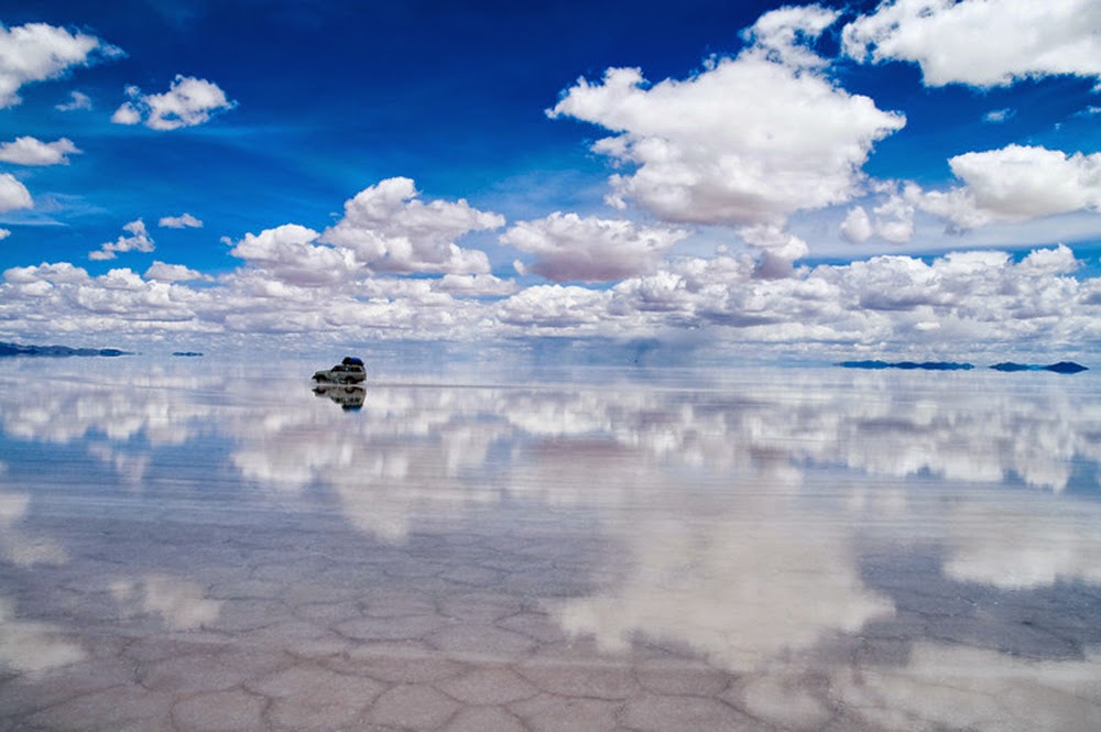 The alien beauty of Salar de Uyuni - the largest salt desert in the ...