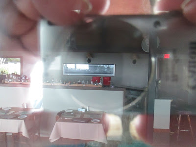 fool the eye, camera, window, reflection, closed, bar room, bar, restaurant, moonstone, beach, california